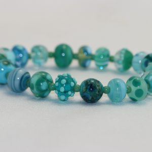 Tengerzöld üveg karkötő